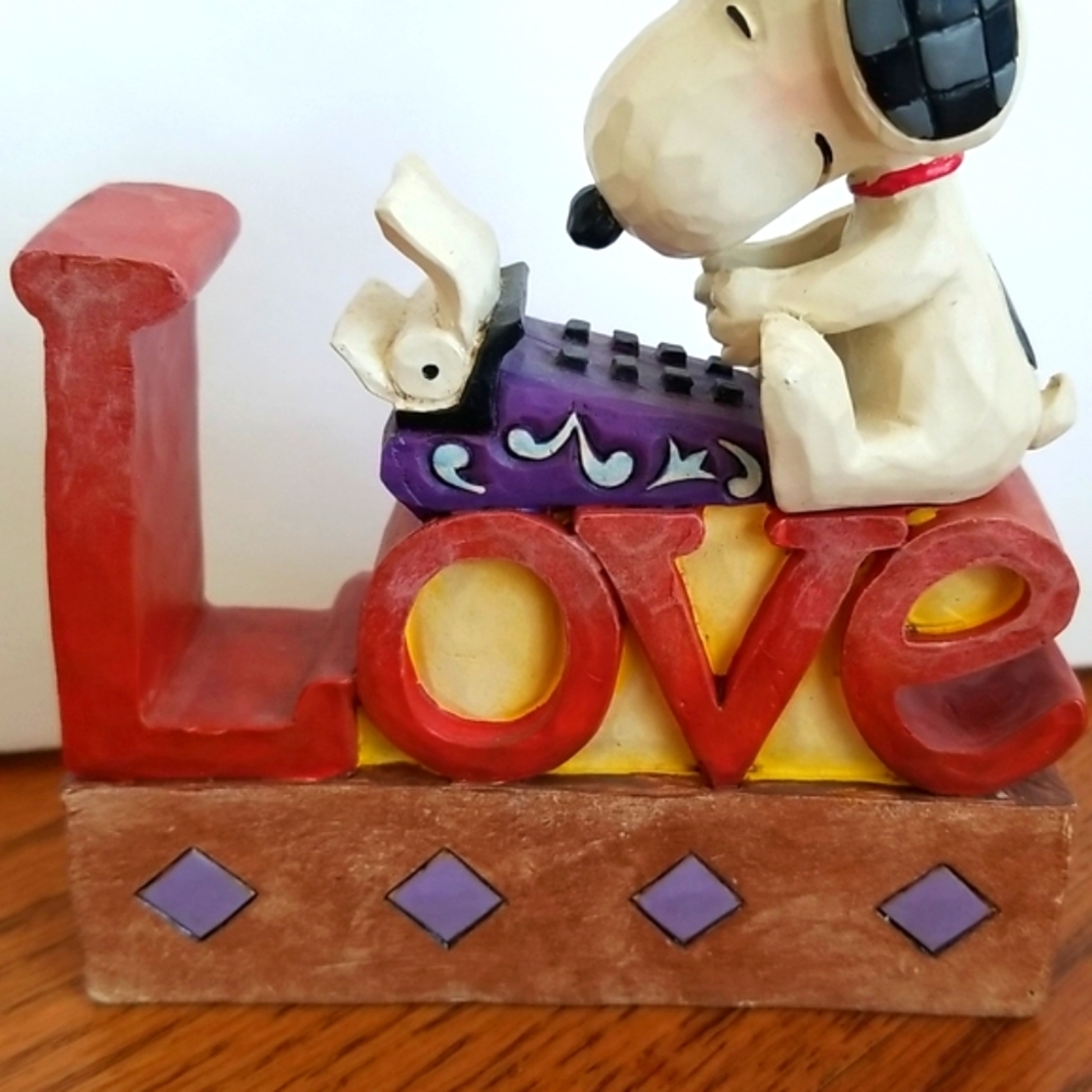 Jim Shore Snoopy Peanuts Love - Picture 3 of 10